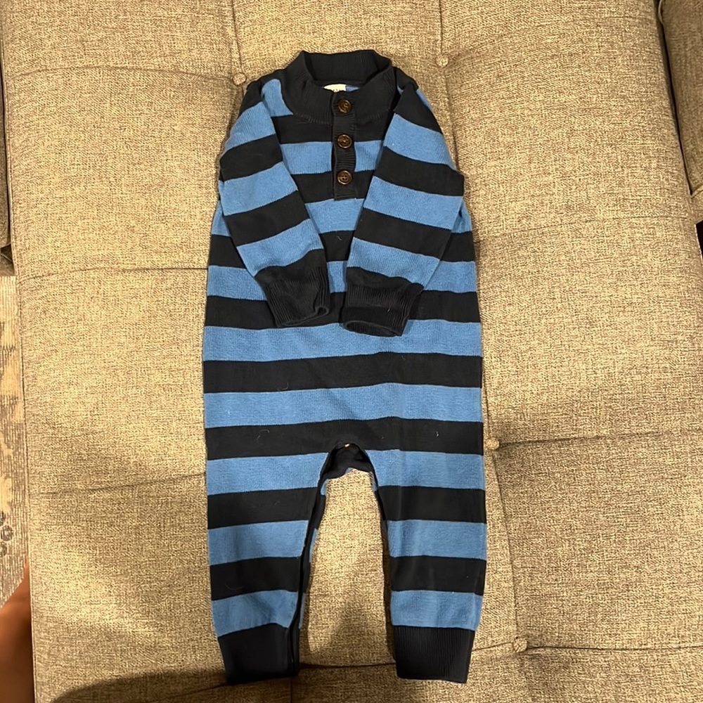 Baby Gap Knit Outfit, size 12-18 months